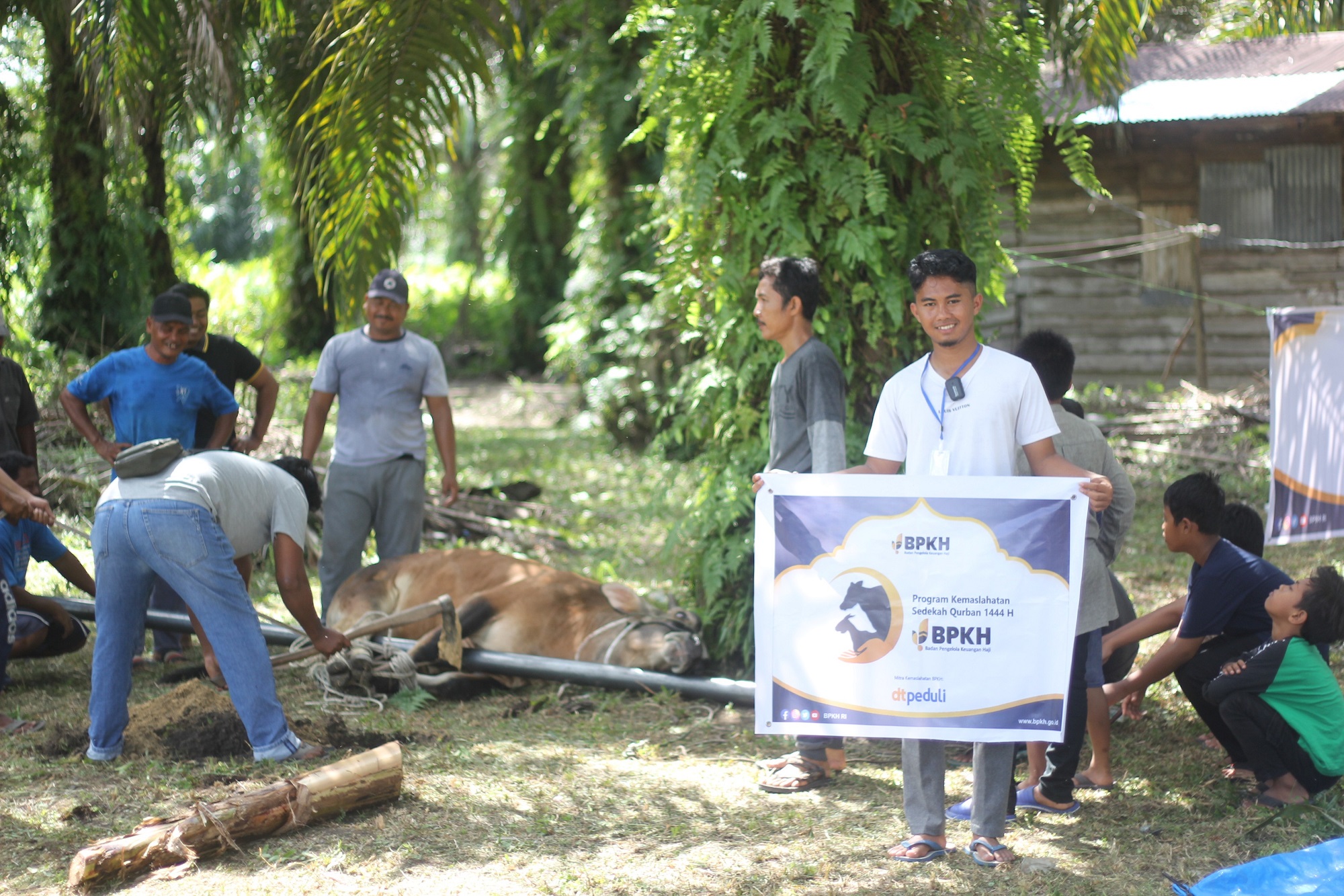 BPKH Salurkan Qurban di Riau, Warga Bahagia Bisa Makan Daging Sapi Tahun Ini