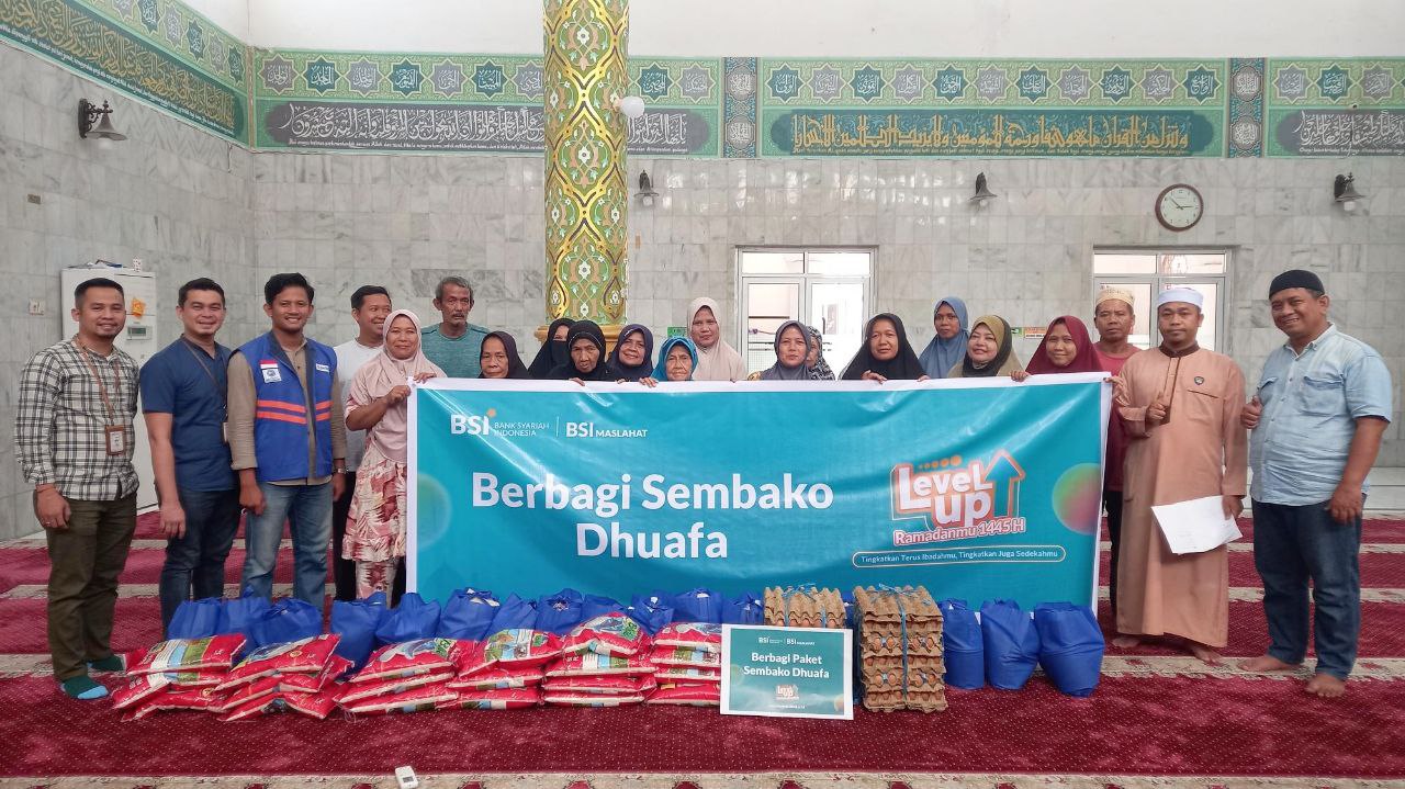 BSI Area Pekanbaru bersama DT Peduli Riau Salurkan Paket Sembako Dhuafa
