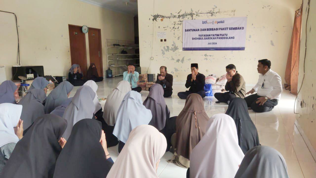 BTN Syariah dan DT Peduli Serang Distribusikan Sembako dan Santunan ke Ponpes Shohibul Barokah