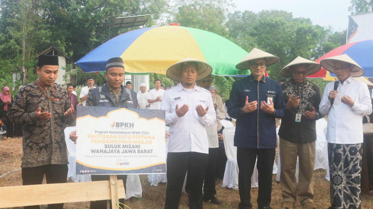 BPKH RI dan DT Peduli Cirebon Gelar Peletakan Batu Pertama Pembangunan Masjid Suluk Mizani