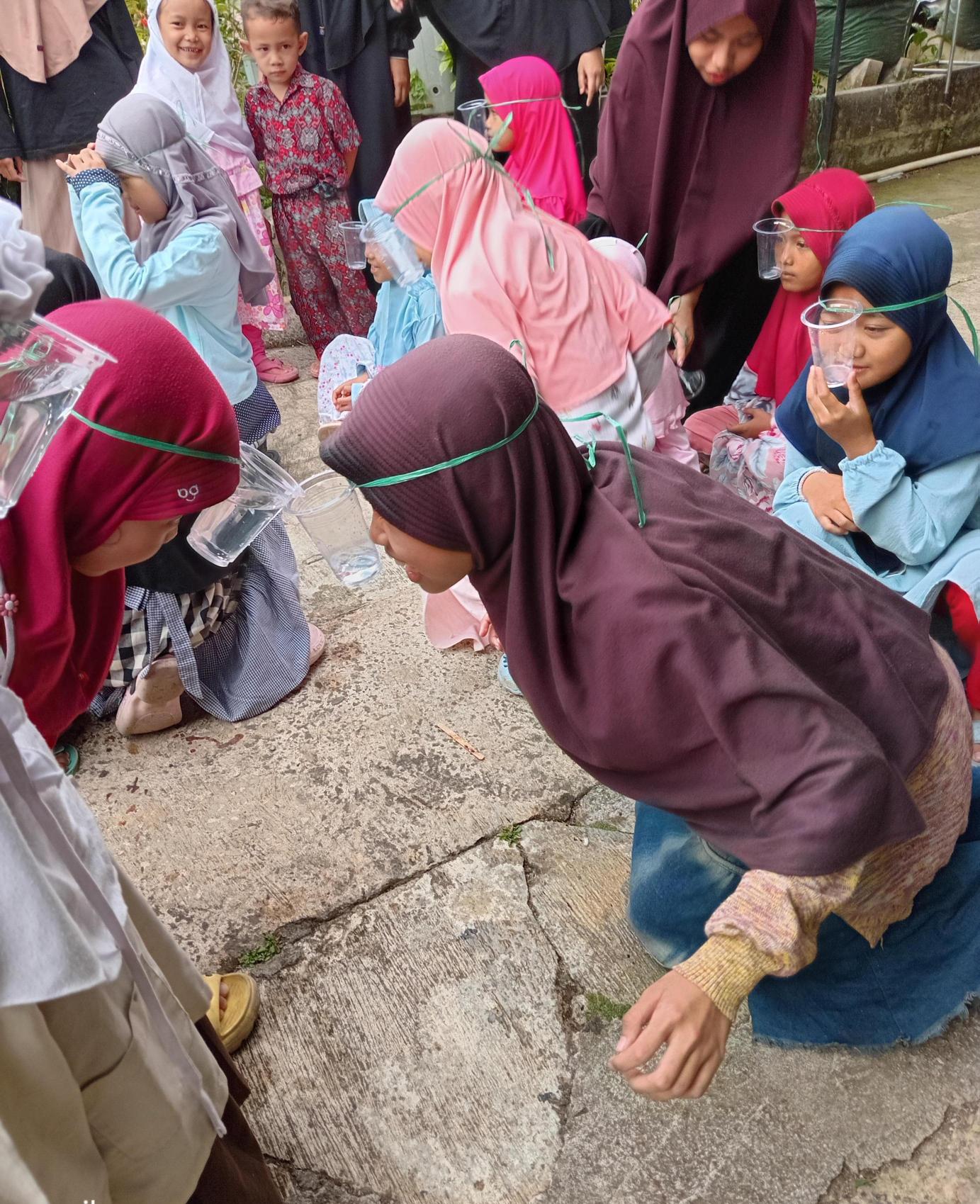 Keceriaan Santri Cilik Baitul Qur'an Ikuti Lomba Agustusan
