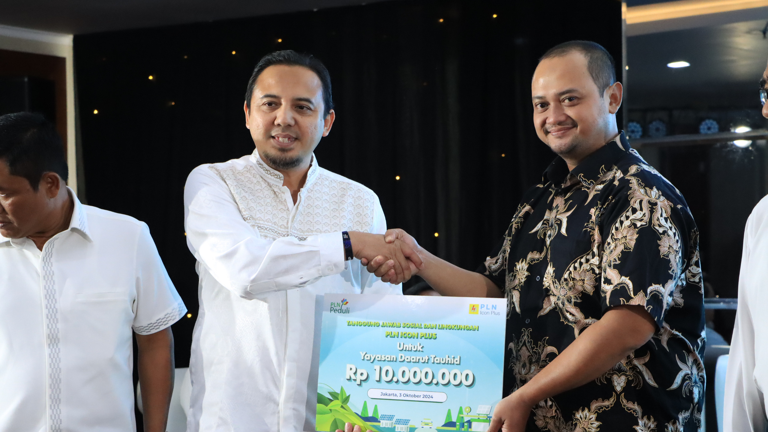 Rayakan HUT, PLN Icon Plus Salurkan Donasi Senilai Rp10 Juta untuk Bahagiakan Anak Yatim